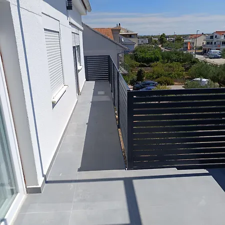 Sunny Sky Apartment