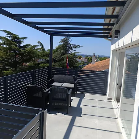 Sunny Sky Apartment *